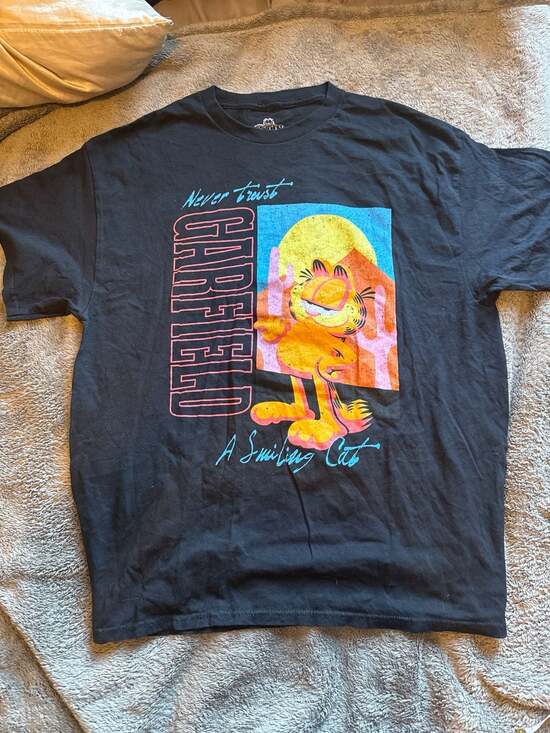 Garfield Other - Garfield Never Trust A Smiling Cat T-Shirt Size XL